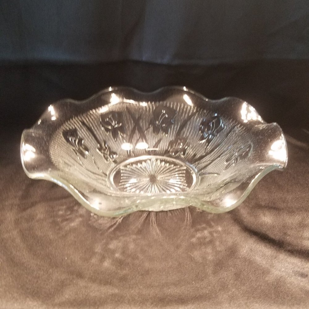 Vintage Jeanette Glass Iris & Herringbone Bowl